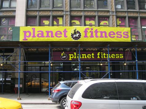 Staff does a good job at keeping the main part of the gym clean and orderly. . Planet fitness new york
